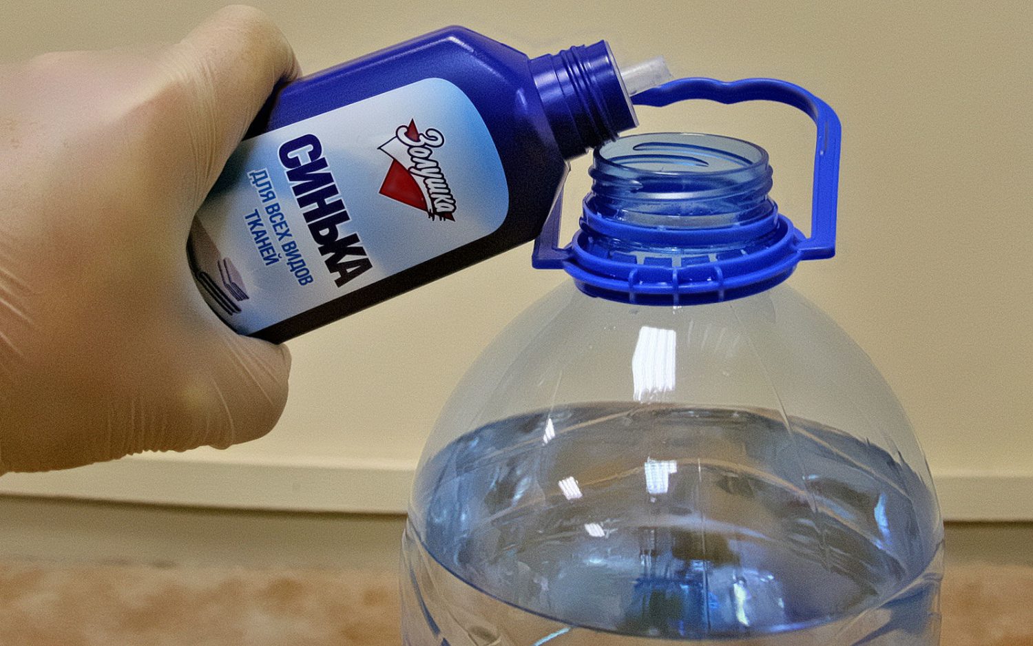 Налейте полученную жидкость в бачок омывателя