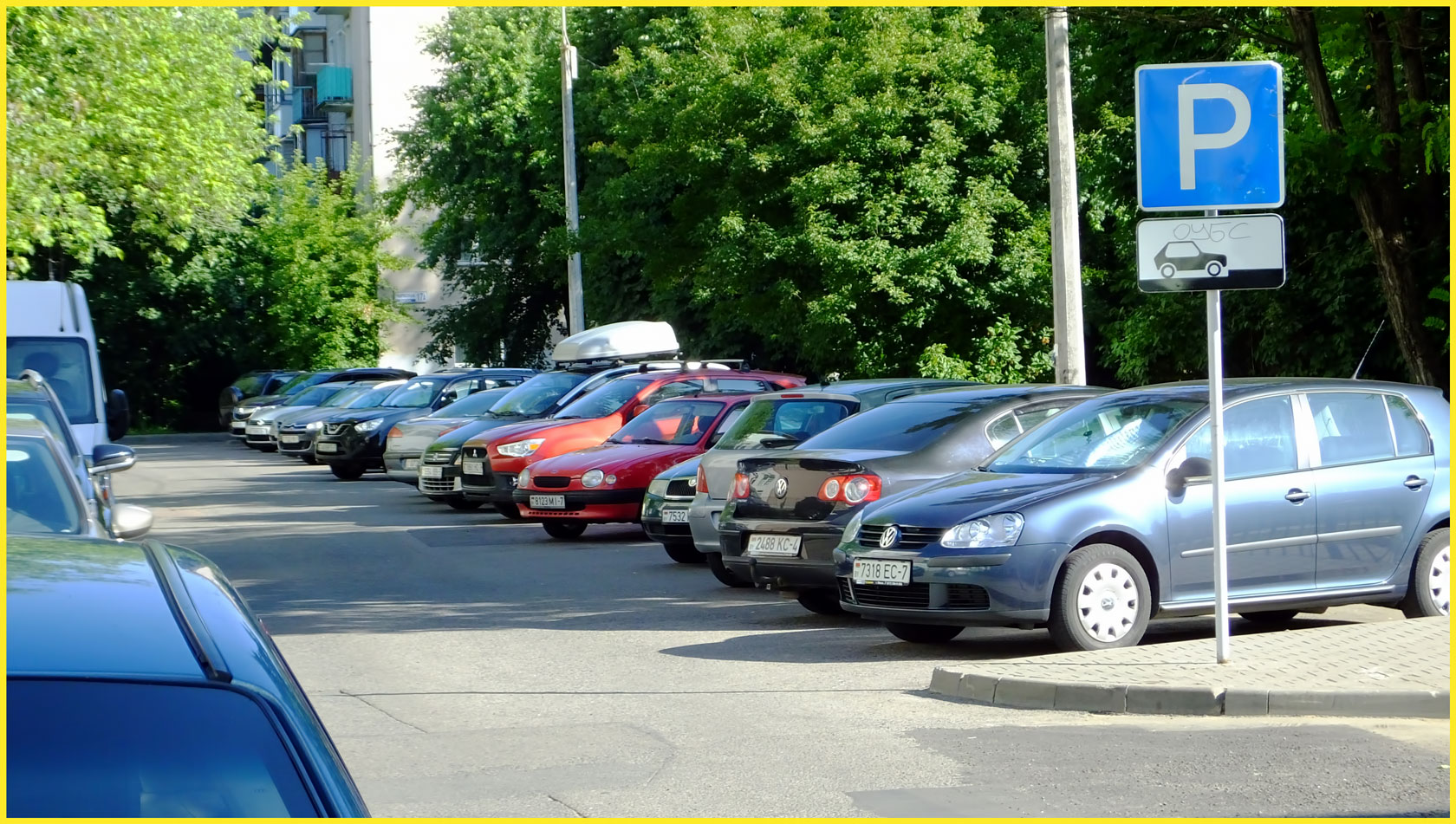 в каком из указанных мест вам разрешено поставить автомобиль на стоянку легковой автомобиль