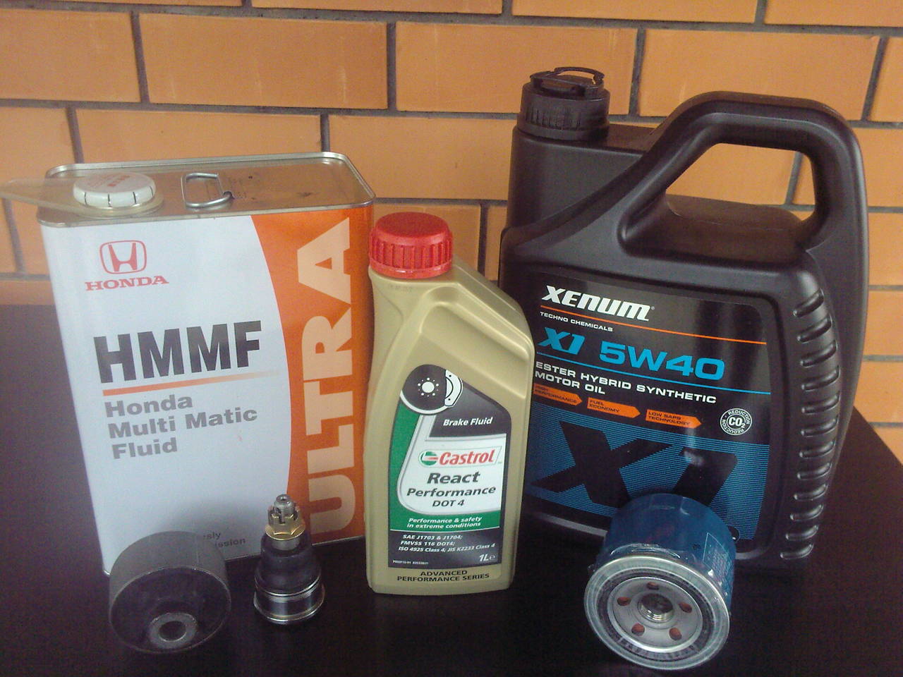 Lukoil 5w30 longlife 01. Моторное масло в лансер 9 1. Лукойл 5w30 502/505. Масло лукойл 10w 40 синтетика. Масло для турбированных бензиновых двигателей.