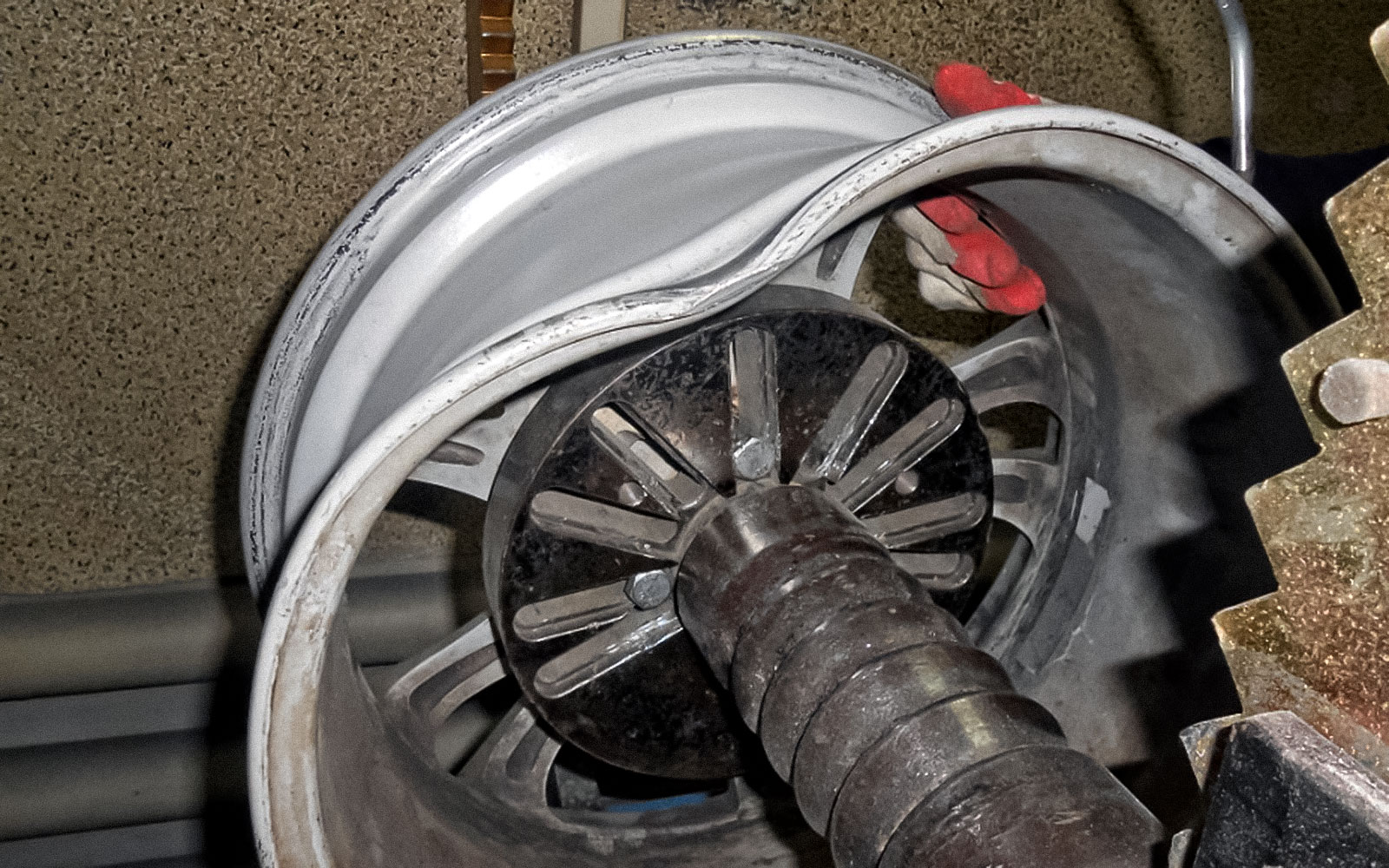 Как правильно прокатать новые автомобильные диски